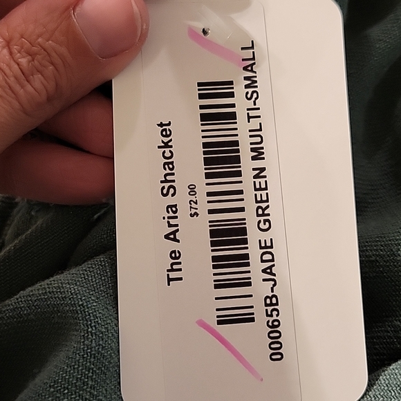 Shacket - Picture 8 of 8